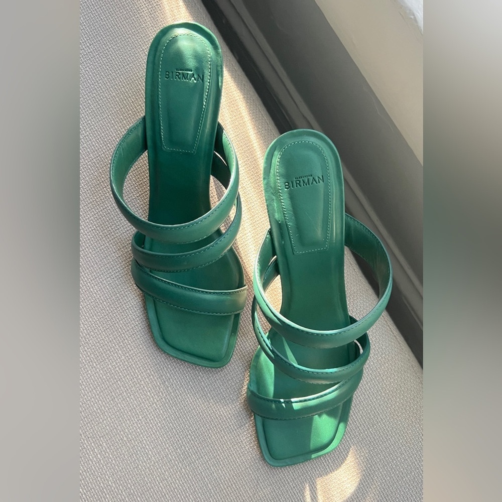 Alexandre Birman Green leather strappy heels